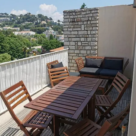 Appartement Entre Terre Et Plein Centre Terrasse *