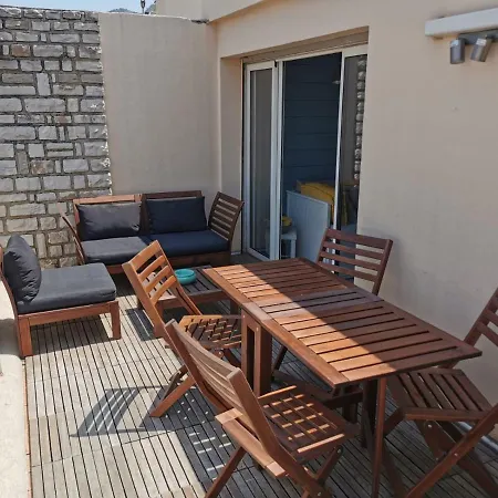 Entre Terre Et Plein Centre Terrasse Apartment